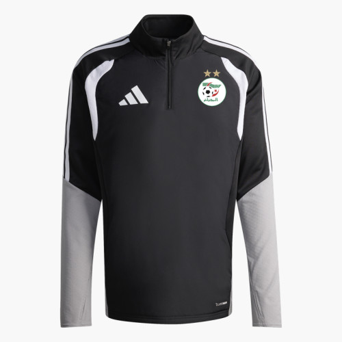 PULL A CAPUCHE AVEC CAGOULE...